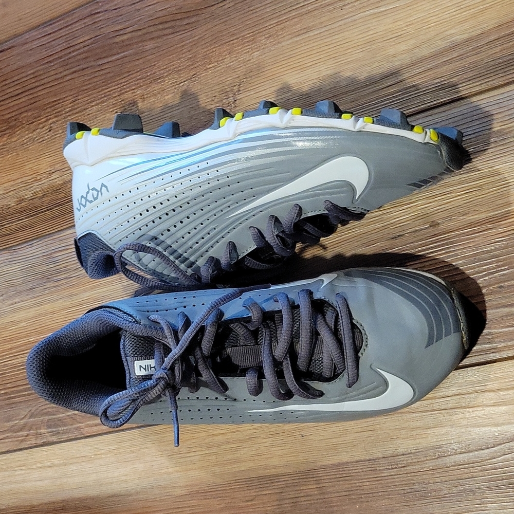 - Nike vapor baseball cleats